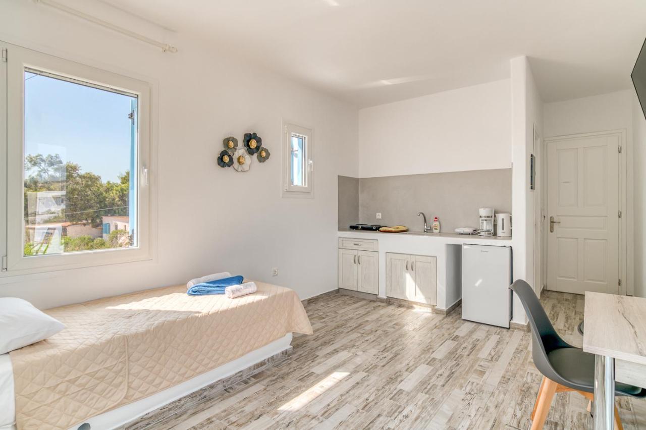Ippocampos Seaside Serenity - Unwind At Paros Poolside Retreats Aliki  Exterior photo